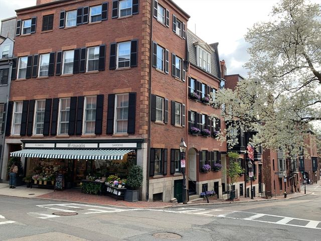 105 Pinckney St 8, Boston, MA 02114