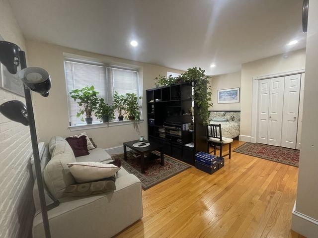 105 Pinckney St 8, Boston, MA 02114
