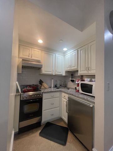 105 Pinckney St 8, Boston, MA 02114