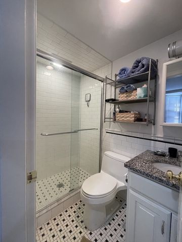 105 Pinckney St 8, Boston, MA 02114