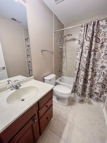 742 Summit Lane, Vernon Hills, IL 60061