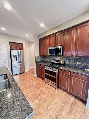 742 Summit Lane, Vernon Hills, IL 60061