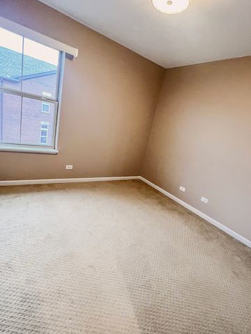 742 Summit Lane, Vernon Hills, IL 60061