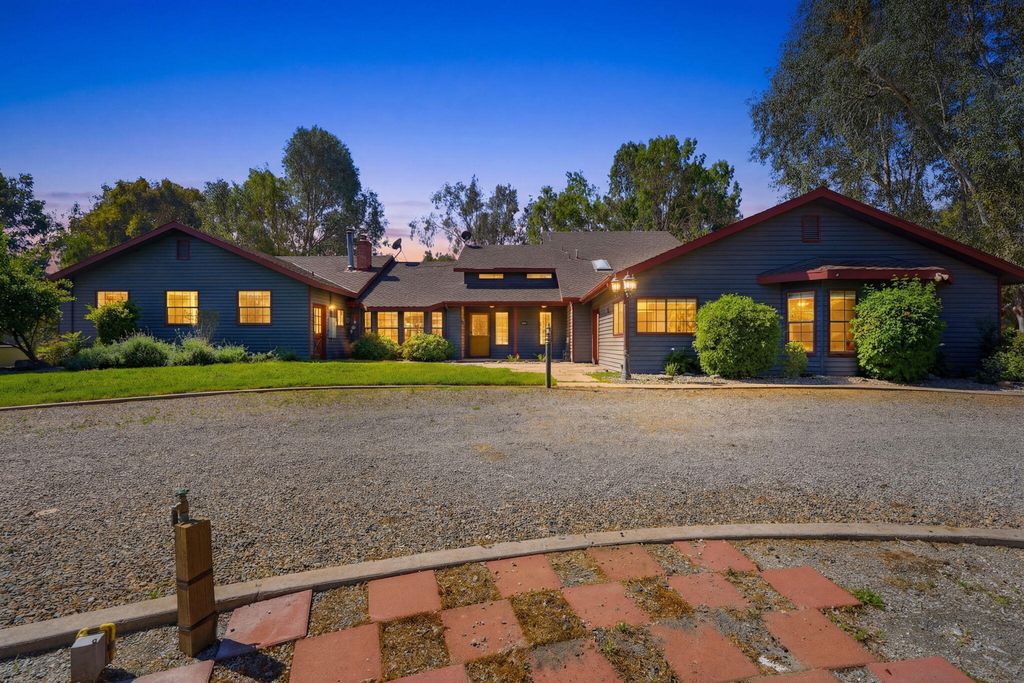 31153 Palm Drive, Exeter, CA 93221