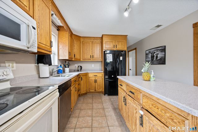 14 Jason Court, Naugatuck, CT 06770