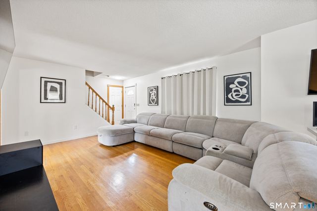 14 Jason Court, Naugatuck, CT 06770
