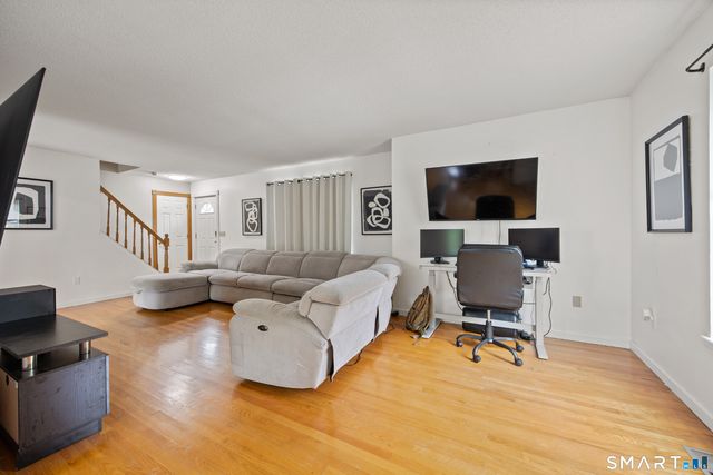 14 Jason Court, Naugatuck, CT 06770