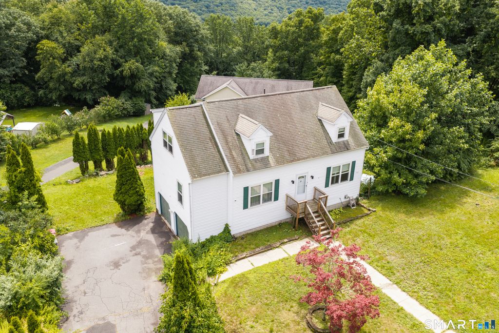 14 Jason Court, Naugatuck, CT 06770