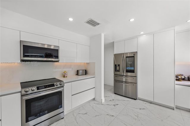 14446 SW 95th Ter, Miami, FL 33186