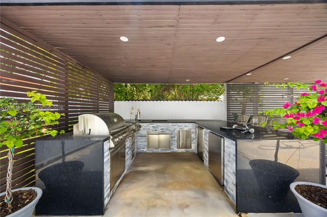 14446 SW 95th Ter, Miami, FL 33186