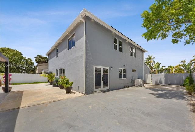 14446 SW 95th Ter, Miami, FL 33186