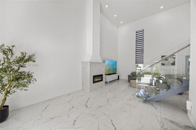 14446 SW 95th Ter, Miami, FL 33186