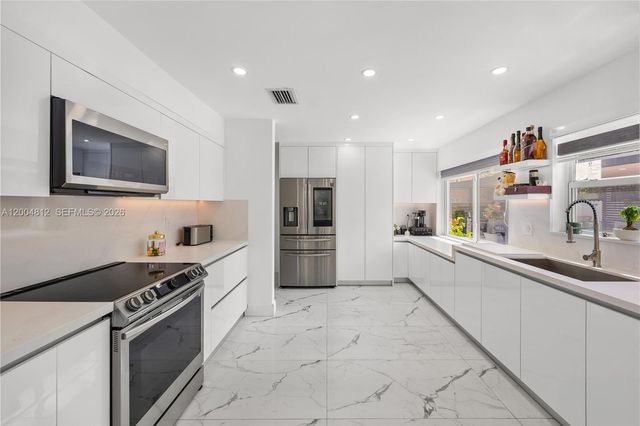 14446 SW 95th Ter, Miami, FL 33186