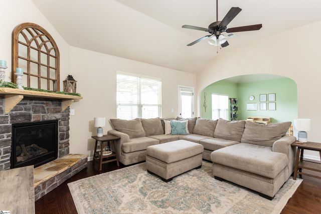 226 Lovelace Court, Simpsonville, SC 29681