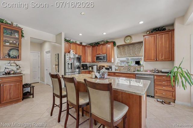 3812 Finch Drive, Troy, MI 48084