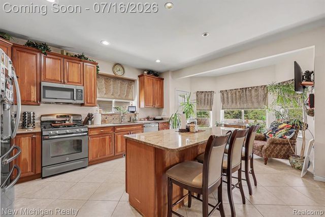 3812 Finch Drive, Troy, MI 48084