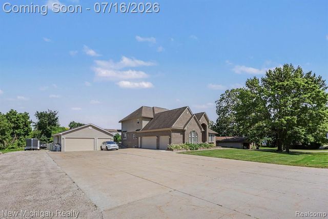 3812 Finch Drive, Troy, MI 48084