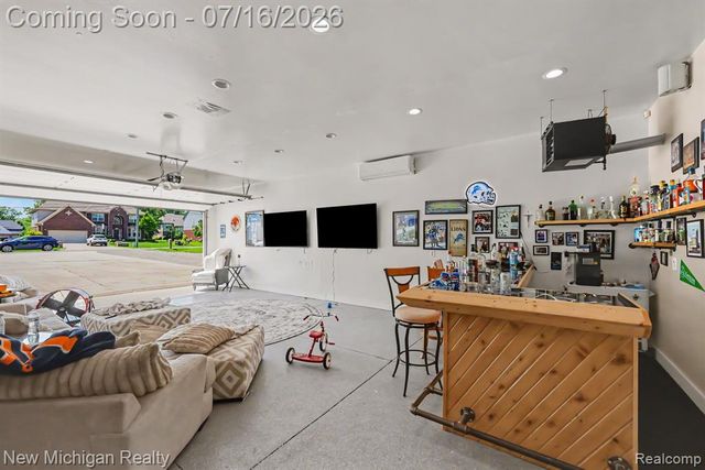 3812 Finch Drive, Troy, MI 48084