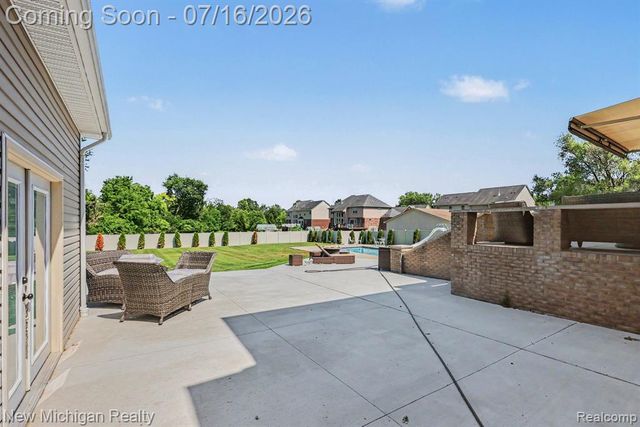 3812 Finch Drive, Troy, MI 48084