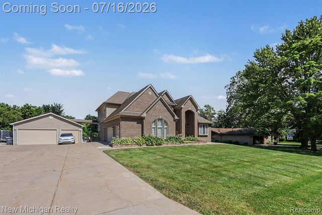 3812 Finch Drive, Troy, MI 48084