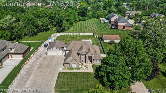 3812 Finch Drive, Troy, MI 48084