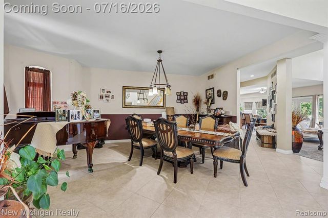 3812 Finch Drive, Troy, MI 48084