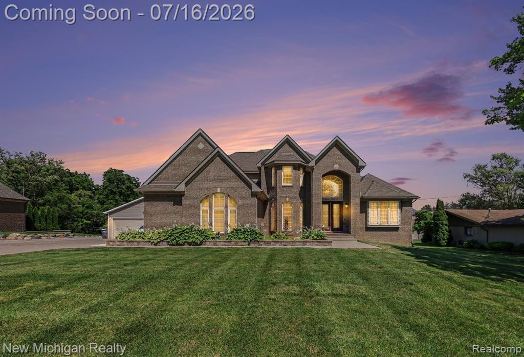3812 Finch Drive, Troy, MI 48084