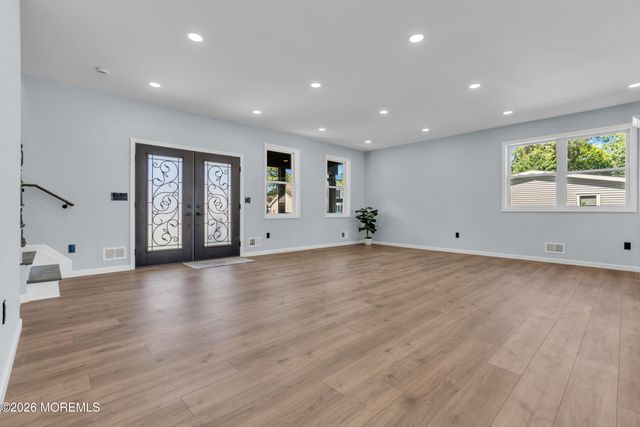 77 Elm Street, Spotswood, NJ 08884