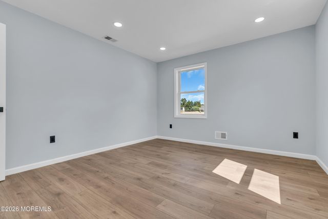 77 Elm Street, Spotswood, NJ 08884