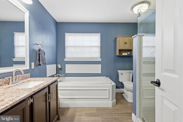 1821 FOX RUN TER, Warrington, PA 18976