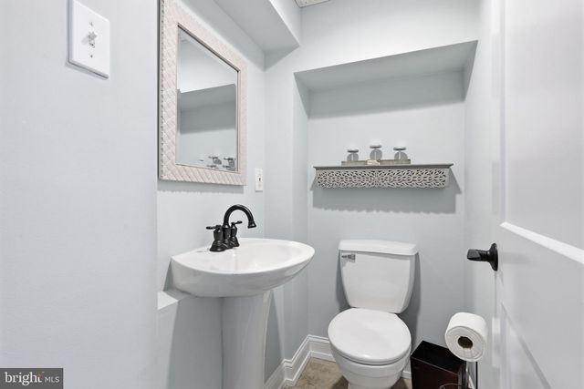 1821 FOX RUN TER, Warrington, PA 18976