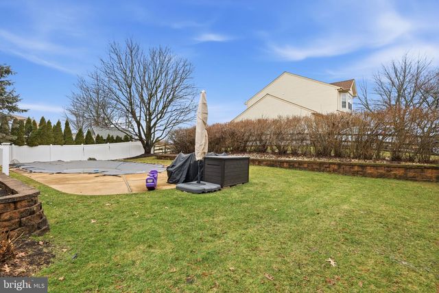 1821 FOX RUN TER, Warrington, PA 18976