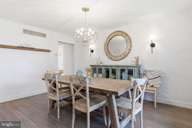 1821 FOX RUN TER, Warrington, PA 18976