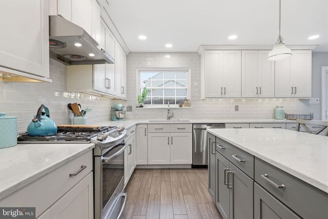 1821 FOX RUN TER, Warrington, PA 18976