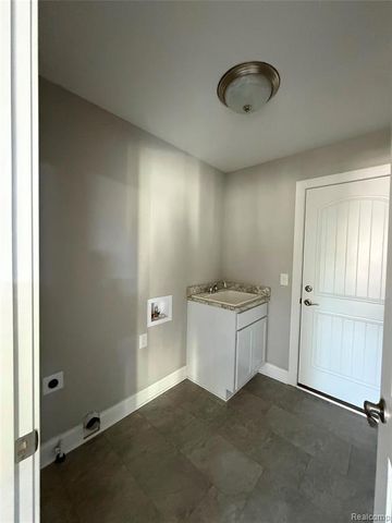 255 Canyon Creek Court 49, Howell, MI 48843