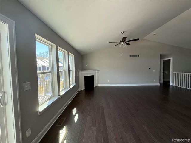 255 Canyon Creek Court 49, Howell, MI 48843