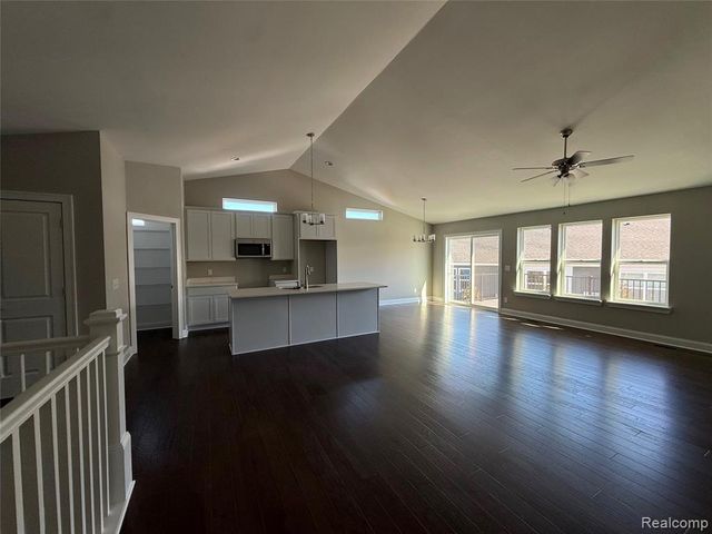 255 Canyon Creek Court 49, Howell, MI 48843