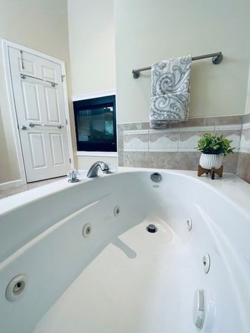 9 D Governors Way 9 D, Milford, MA 01757
