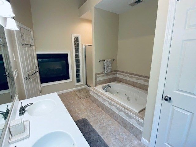 9 D Governors Way 9 D, Milford, MA 01757