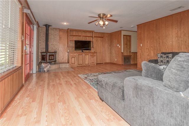 14673 County Road 445, Marquez, TX 77865