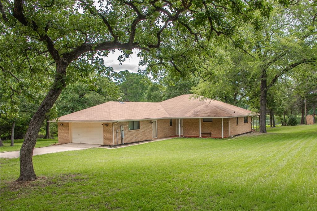 14673 County Road 445, Marquez, TX 77865