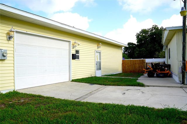 5747 E LAKE FOX DRIVE, Winter Haven, FL 33884