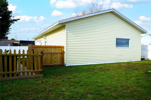 5747 E LAKE FOX DRIVE, Winter Haven, FL 33884