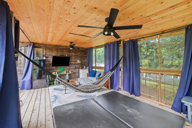 6791 Clydeton Rd, Waverly, TN 37185