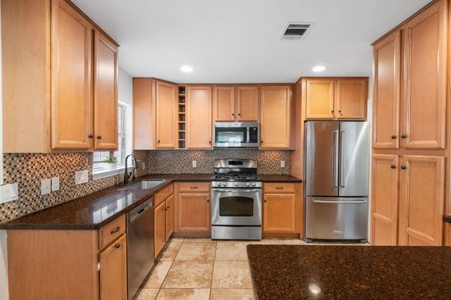 7517 Delafield LN, Austin, TX 78752