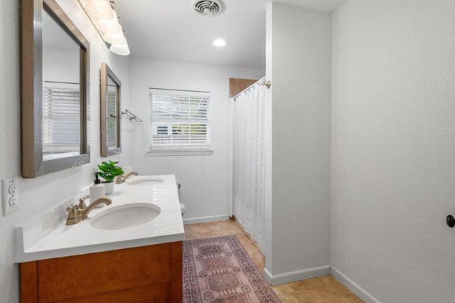 7517 Delafield LN, Austin, TX 78752