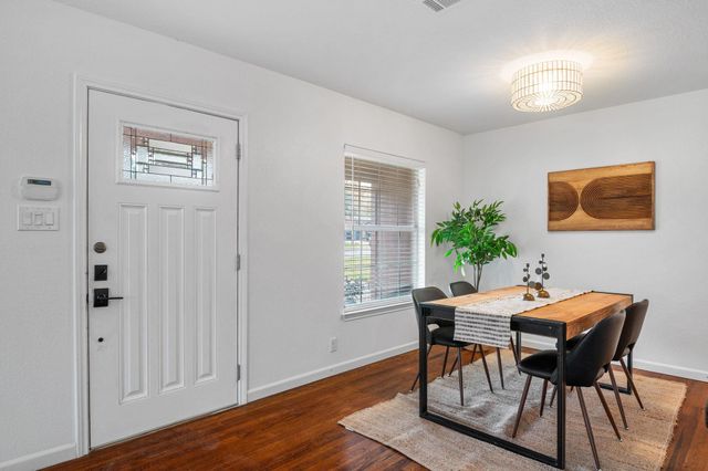 7517 Delafield LN, Austin, TX 78752