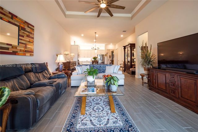 7718 N Blue Spring Dr, Parkland, FL 33067