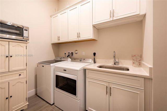 7718 N Blue Spring Dr, Parkland, FL 33067