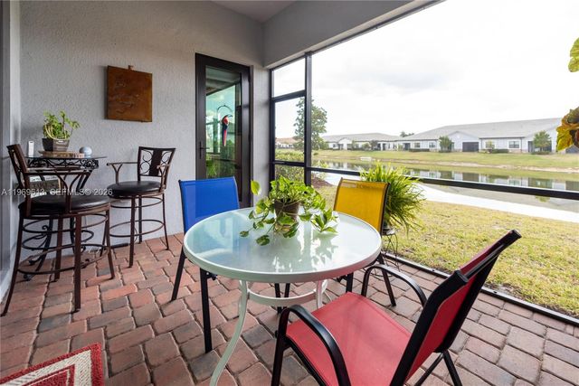 7718 N Blue Spring Dr, Parkland, FL 33067